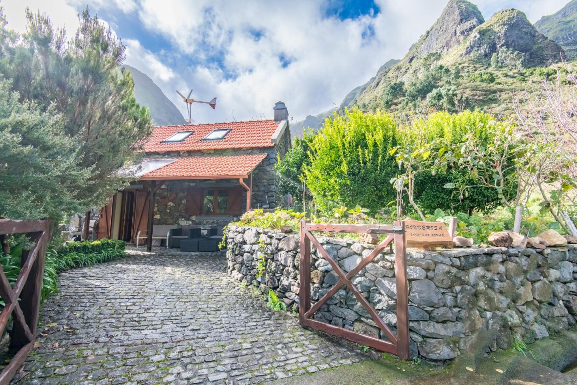 Guesthouse-Theview (Adults Only) Ribeira Brava Bagian luar foto