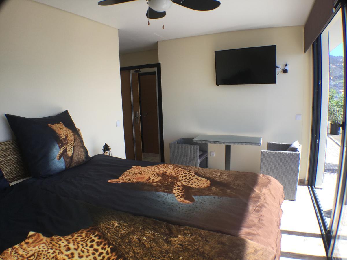Guesthouse-Theview (Adults Only) Ribeira Brava Bagian luar foto