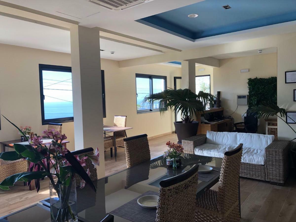 Guesthouse-Theview (Adults Only) Ribeira Brava Bagian luar foto